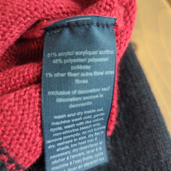 Women’s Black Red Heart Holiday Cozy Sweater - Picture 8 of 8